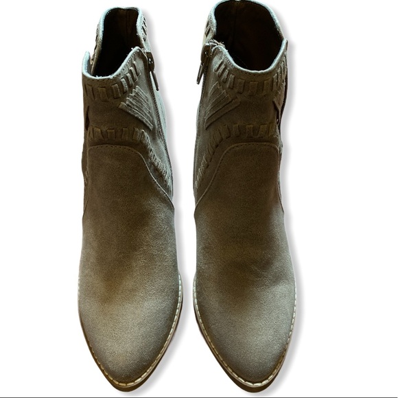 NWT Zigi Soho Vegan Leather Tan booties - Picture 2 of 4